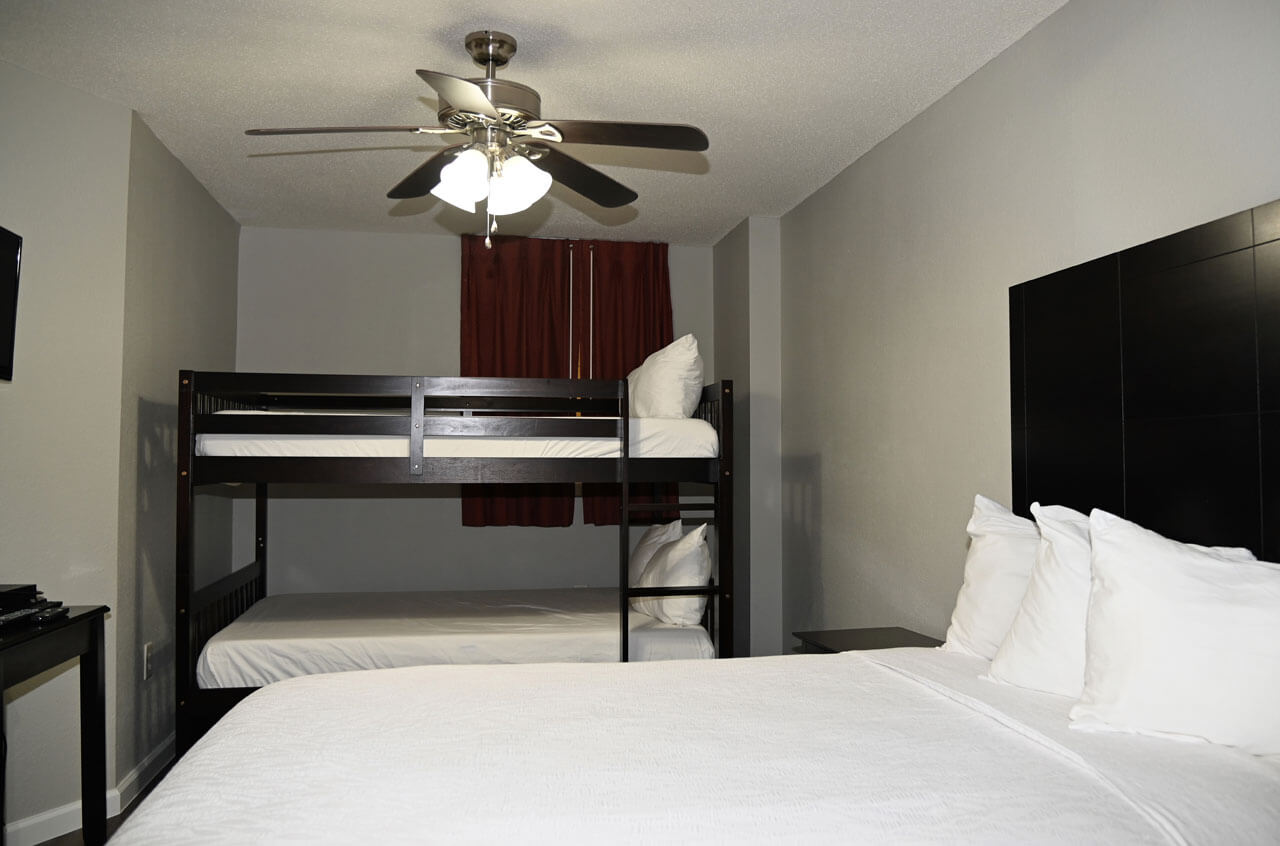Bunk Bed Rooom with full bed