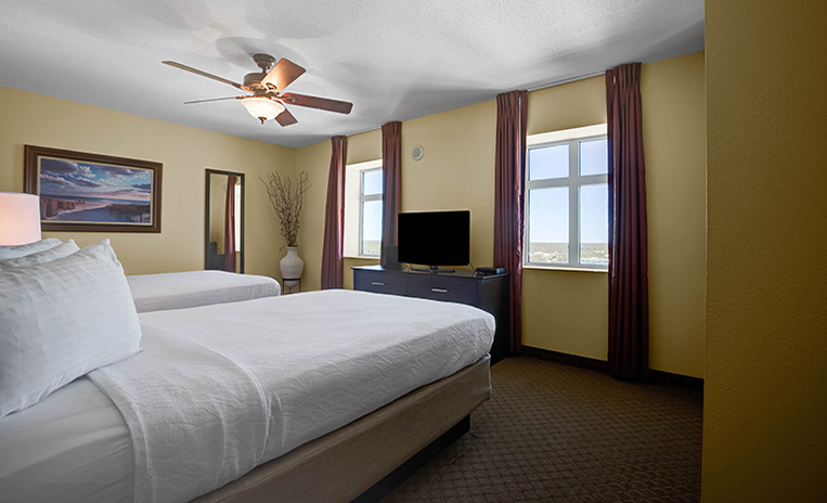 2 beds bedroom